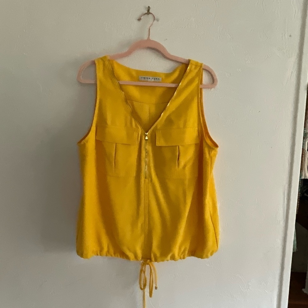 Trina Turk Yellow Sleeveless Zip Front Blouse Large